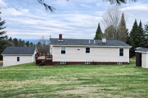 623 E Village Rd, Waterford, VT 05819