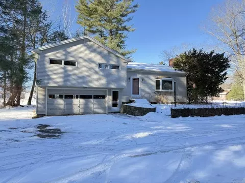 118 Winnicutt Rd, Stratham, NH 03885