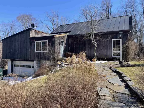 27 Ray Hill Rd, Wilmington, VT 05363