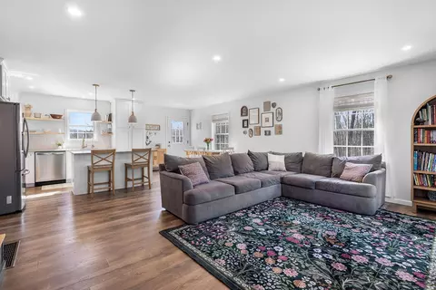 60 Church St, Belmont, NH 03220