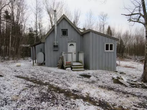 990 Oregon Rd, Lunenburg, VT 05906