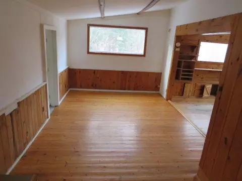 Living - 990 Oregon Rd, Lunenburg, VT 05906 photo 5 of 5