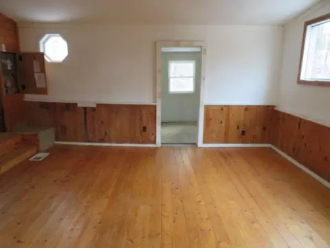 Living - 990 Oregon Rd, Lunenburg, VT 05906 photo 3 of 5