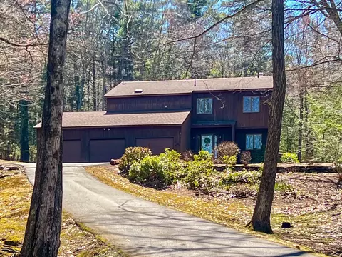 90 Hemlock Rd, Vernon, VT 05354