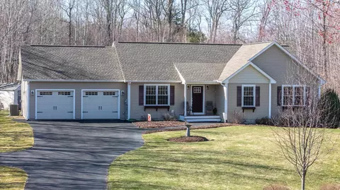 22 High Meadow Dr, Deerfield, NH 03037