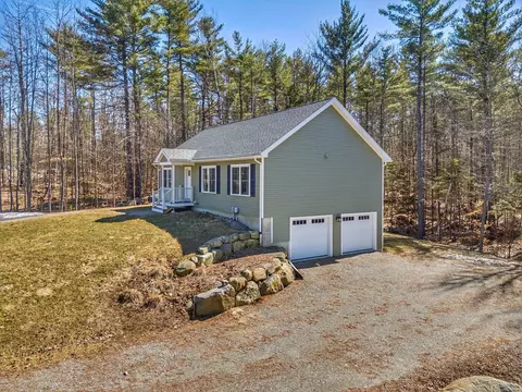 21 Caldwell Ln, Sunapee, NH 03782