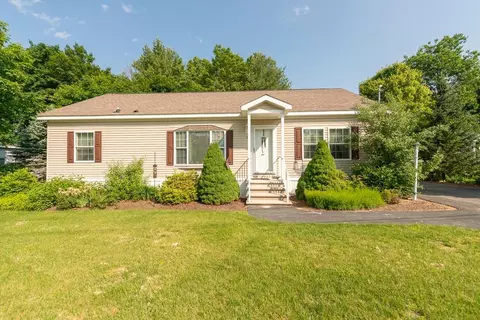 6 Mapleshade Dr, Nashua, NH 03062