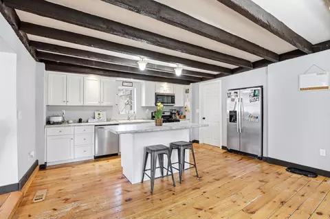 89 Garland Rd, Nottingham, NH 03290