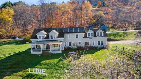 1629 N Mann Hill Rd, Pownal, VT 05261