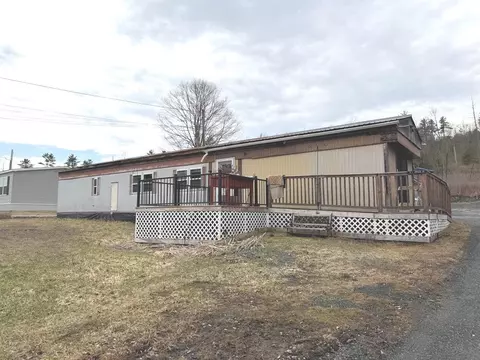 135 Maple St, Enfield, NH 03748