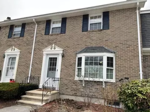 118 Fieldstone Dr, Londonderry, NH 03053
