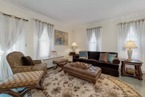 Living - 375 S Main St, Wolfeboro, NH 03894 photo 3 of 6