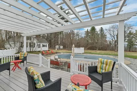 Exterior - 375 S Main St, Wolfeboro, NH 03894 photo 9 of 15