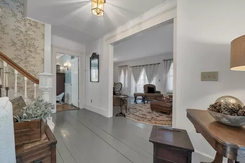 Entry Way - 375 S Main St, Wolfeboro, NH 03894 photo 1 of 3