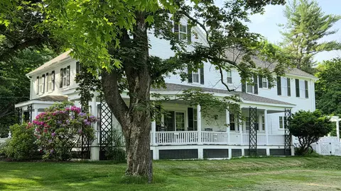 375 S Main St, Wolfeboro, NH 03894