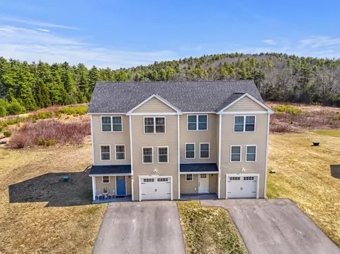 14 Waterford Dr, Raymond, NH 03077