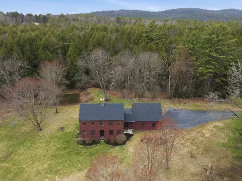 601 Cadwell Rd, Thetford, VT 05043