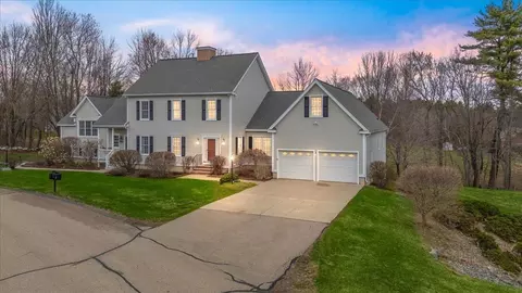 9 Steeple View Dr, Atkinson, NH 03811