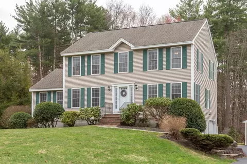 14 Ganley Dr, Salem, NH 03079