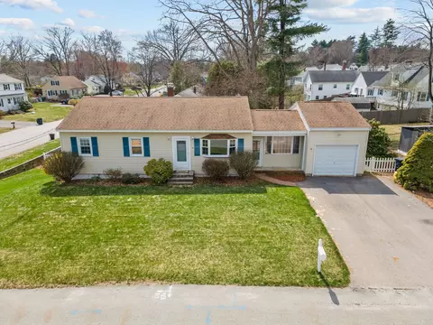 14 Beaver St, Nashua, NH 03063