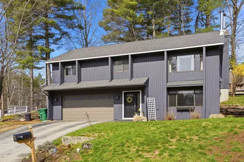 11 Olympia Cir, Nashua, NH 03062