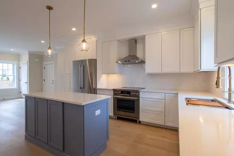 136 Locust St #103, Dover, NH 03820