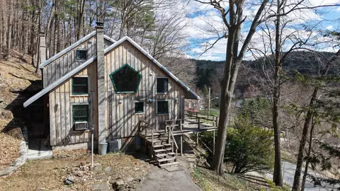 2603 N Pownal Rd, Pownal, VT 05261