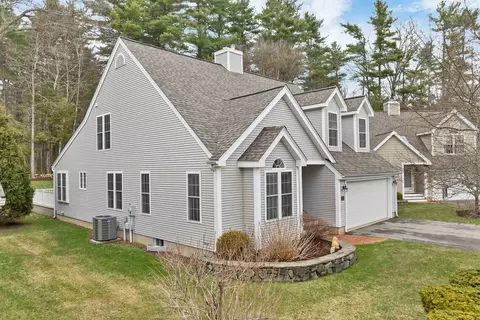 Exterior - 131 Hampton Mdws, Hampton, NH 03842 photo 2 of 5