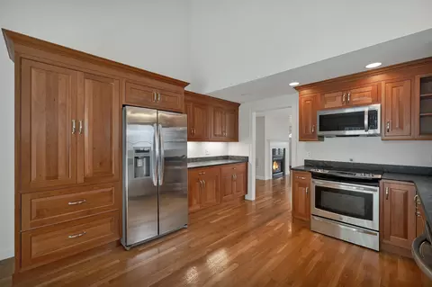 Kitchen - 131 Hampton Mdws, Hampton, NH 03842 photo 1 of 1