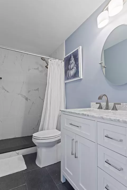Bath - 571 Winnacunnet Rd #3, Hampton, NH 03842 photo 2 of 2