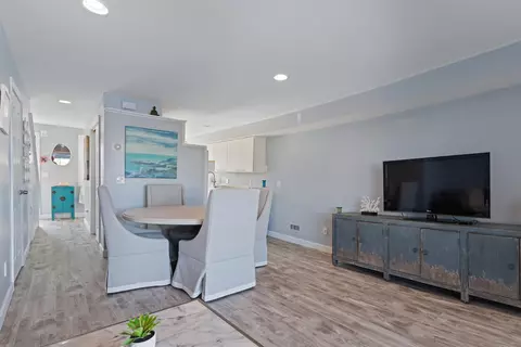 Dining - 571 Winnacunnet Rd #3, Hampton, NH 03842 photo 2 of 2