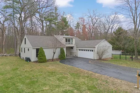 665 Walnut St, Manchester, NH 03104