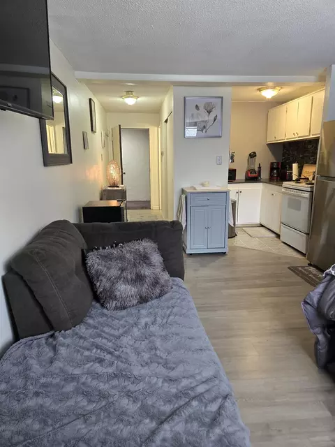 2 Silvestri Cir #6, Derry, NH 03038