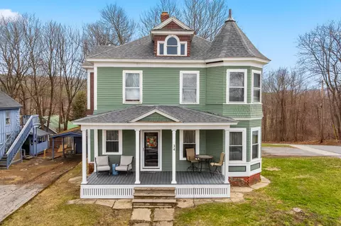 34 High St, Claremont, NH 03743
