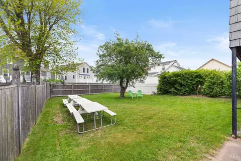 Exterior - 15 Ocean Blvd, Hampton, NH 03842 photo 5 of 7
