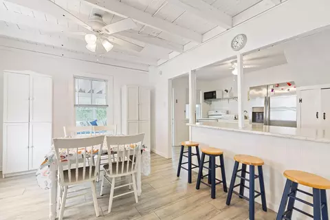 Dining - 15 Ocean Blvd, Hampton, NH 03842 photo 1 of 3