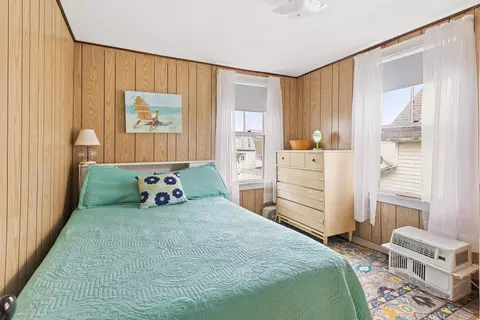 Bedroom - 15 Ocean Blvd, Hampton, NH 03842 photo 1 of 4