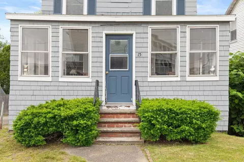 Exterior - 15 Ocean Blvd, Hampton, NH 03842 photo 2 of 7