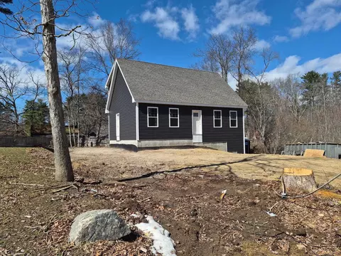 10 Phyllis Ave, Raymond, NH 03077
