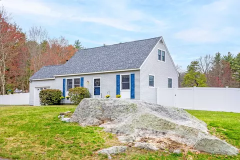 3 Wallace Dr, Merrimack, NH 03054