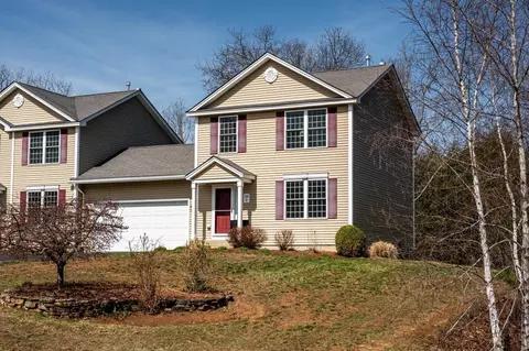 59 Cheney Ln #D, Danville, NH 03819