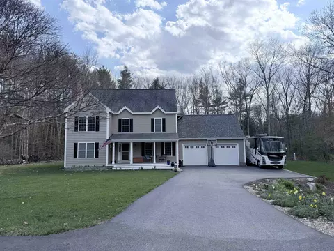 28 Fieldstone Dr, Dover, NH 03820