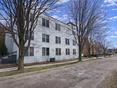 216 Lake St #303, Burlington, VT 05401