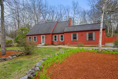 26 Wedgewood Dr, Londonderry, NH 03053