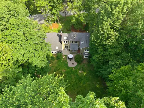 26 Wedgewood Dr, Londonderry, NH 03053