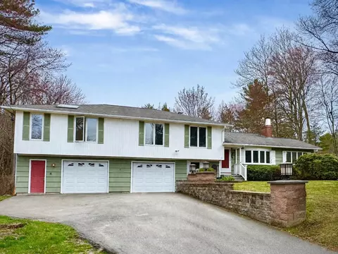 15 Pine Rd, North Hampton, NH 03862