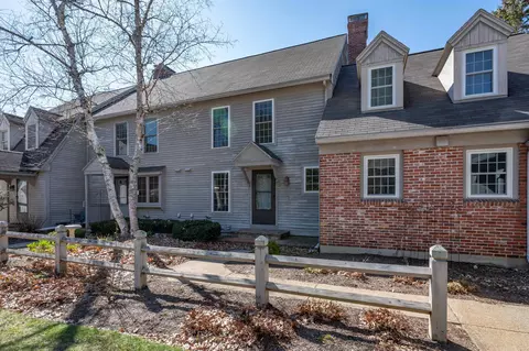 8 Veterans Rd UNIT 8, Amherst, NH 03031
