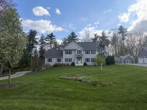 3 Hummingbird Ln, Salem, NH 03079