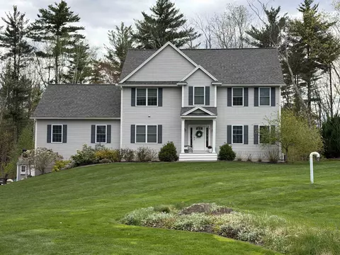 3 Hummingbird Ln, Salem, NH 03079