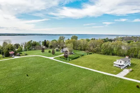 1 Sunset View Ln # A, Isle La Motte, VT 05463